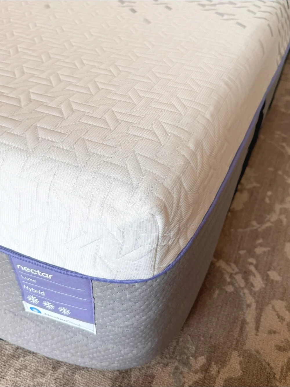 Nectar Luxe Hybrid Mattress - White and Gray